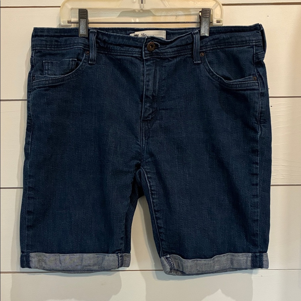 Levi Strauss dark wash blue denim Bermuda shorts size 16P